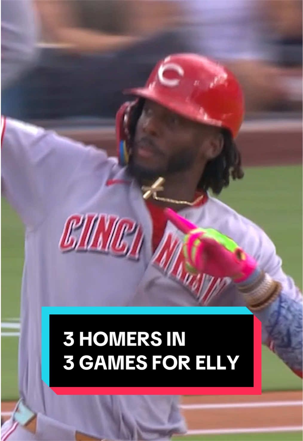 Elly De La Cruz leaves the yard for a 3rd straight game ⚡️
