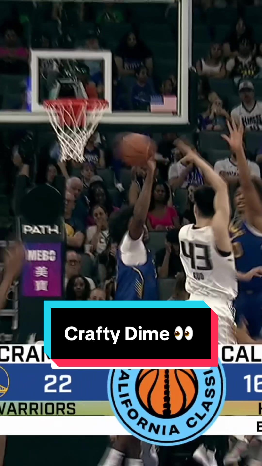 Haowen Guo flips the crafty dime to Sharp for the slam 🤝 