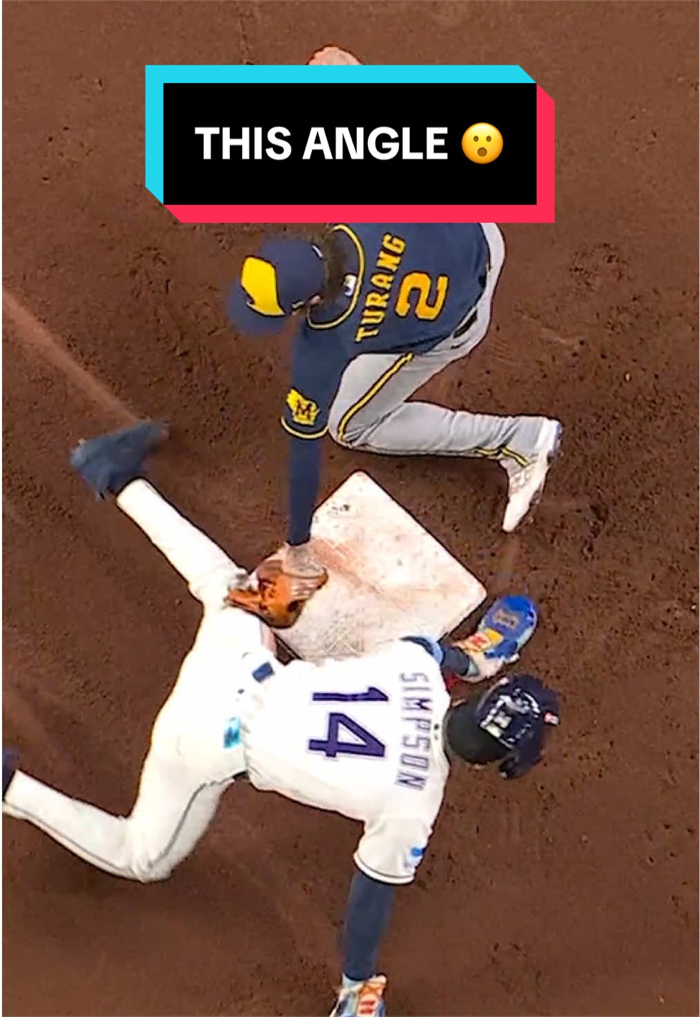 This overhead angle of the caught stealing is unreal 😮‍💨