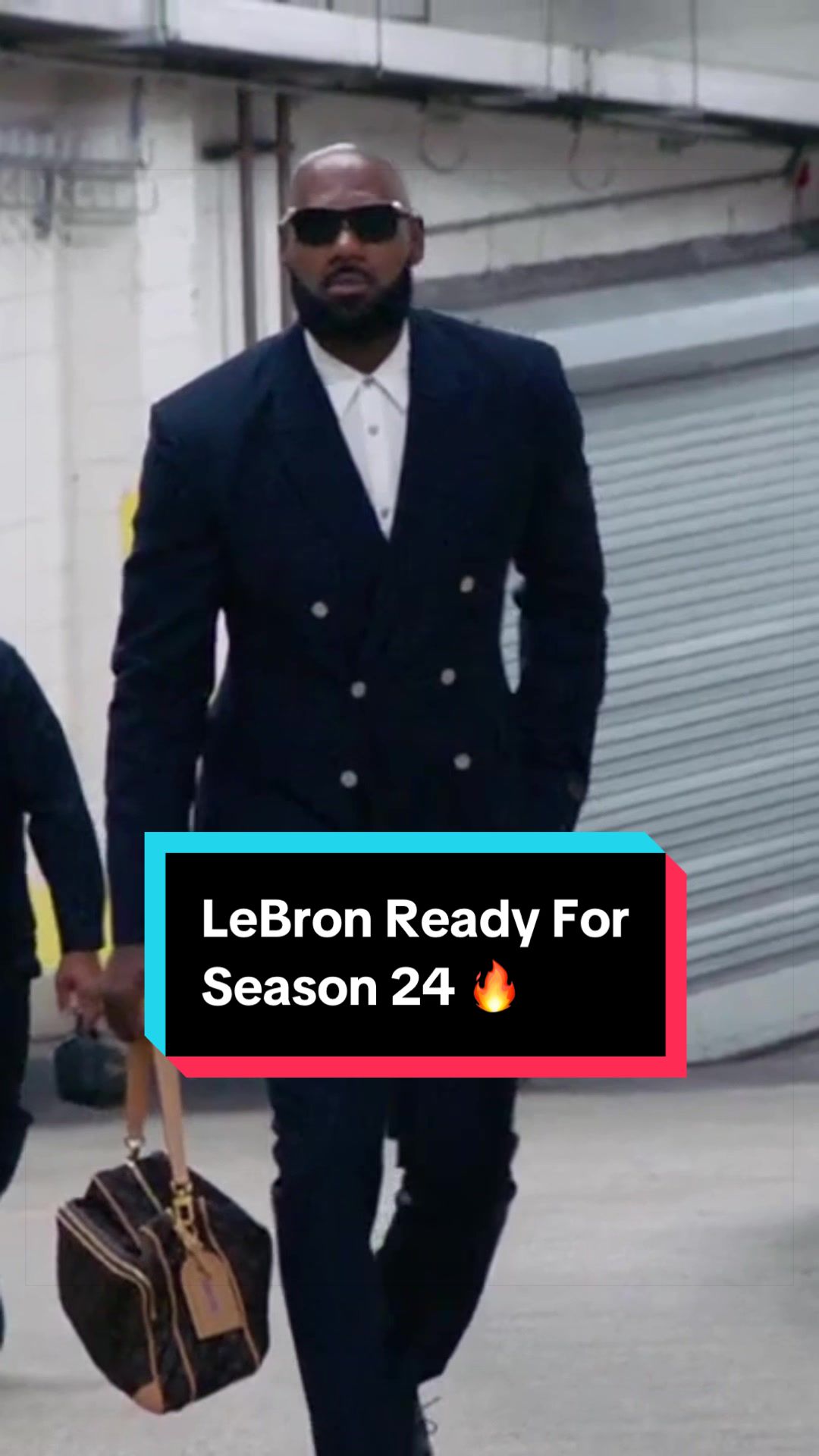LeBron has officially arrived for his Sixers debut 😮‍💨 
